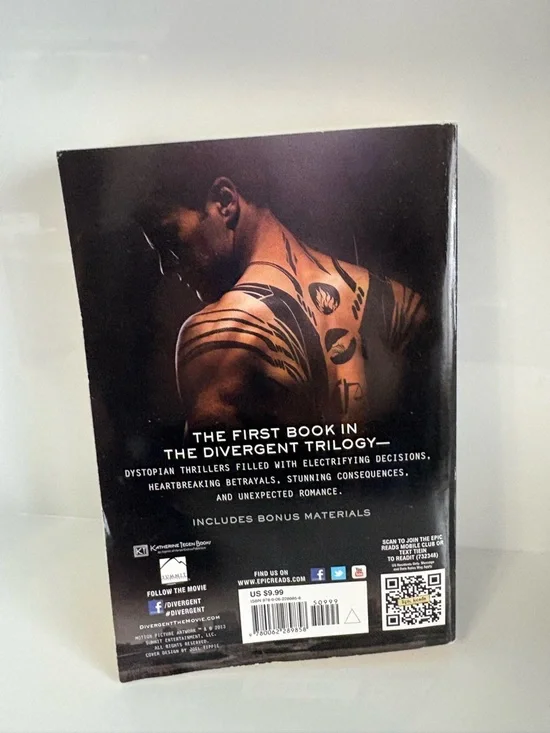 📚 3/$25 📚 Divergent by Veronica Roth Book - Picture 2 of 2